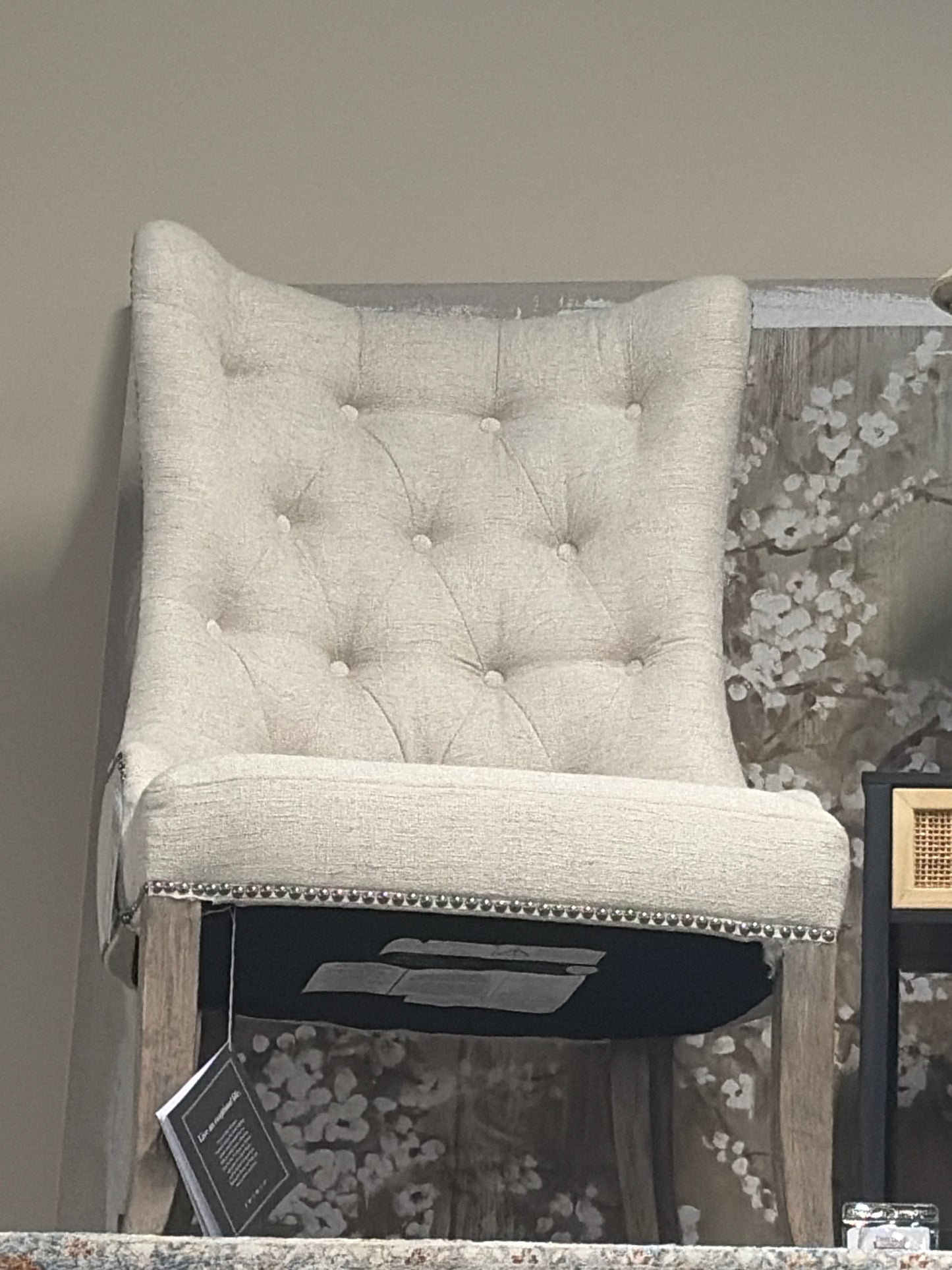 Button Tufted back Chair