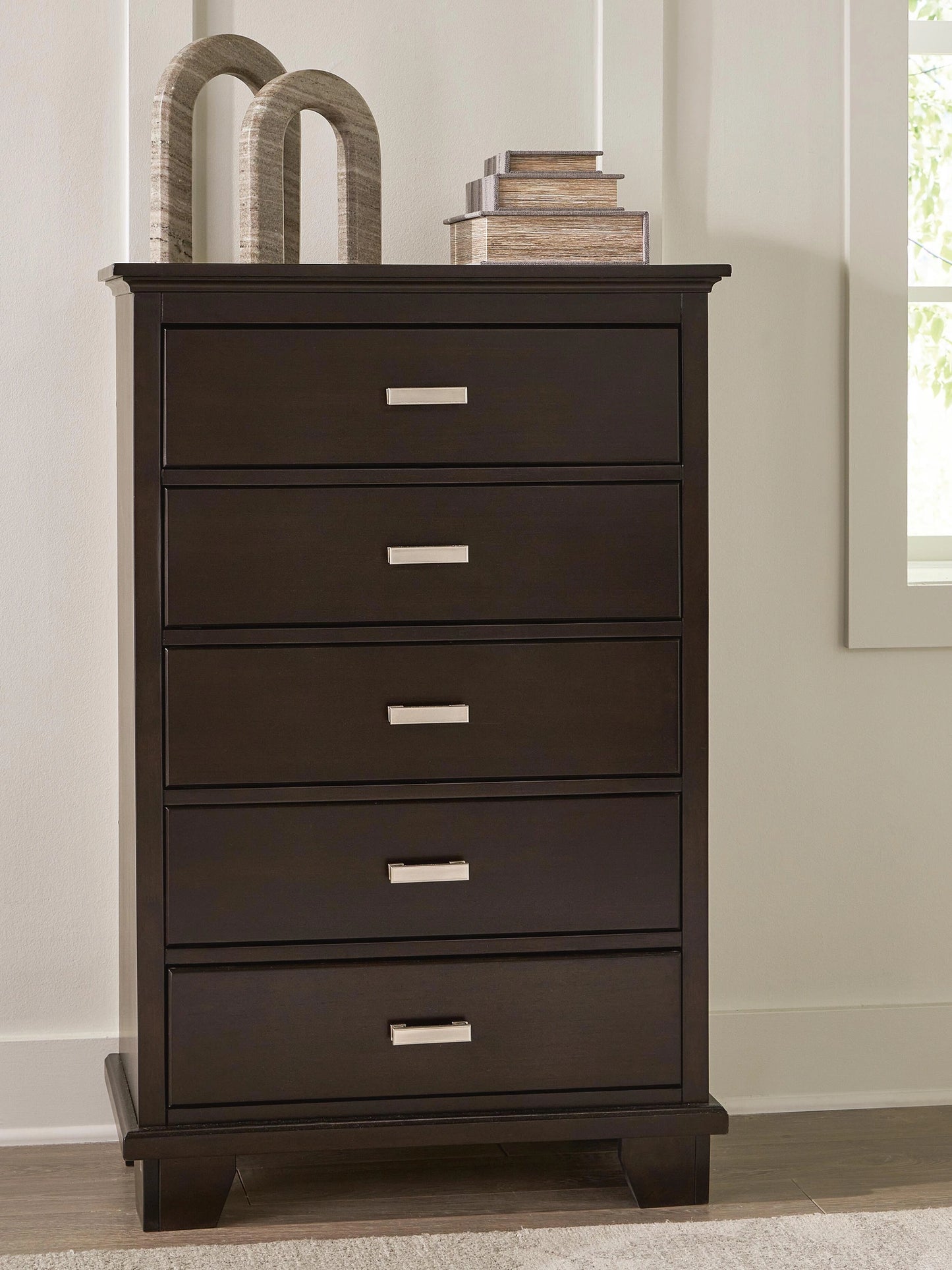 Covetown Chest of Drawers