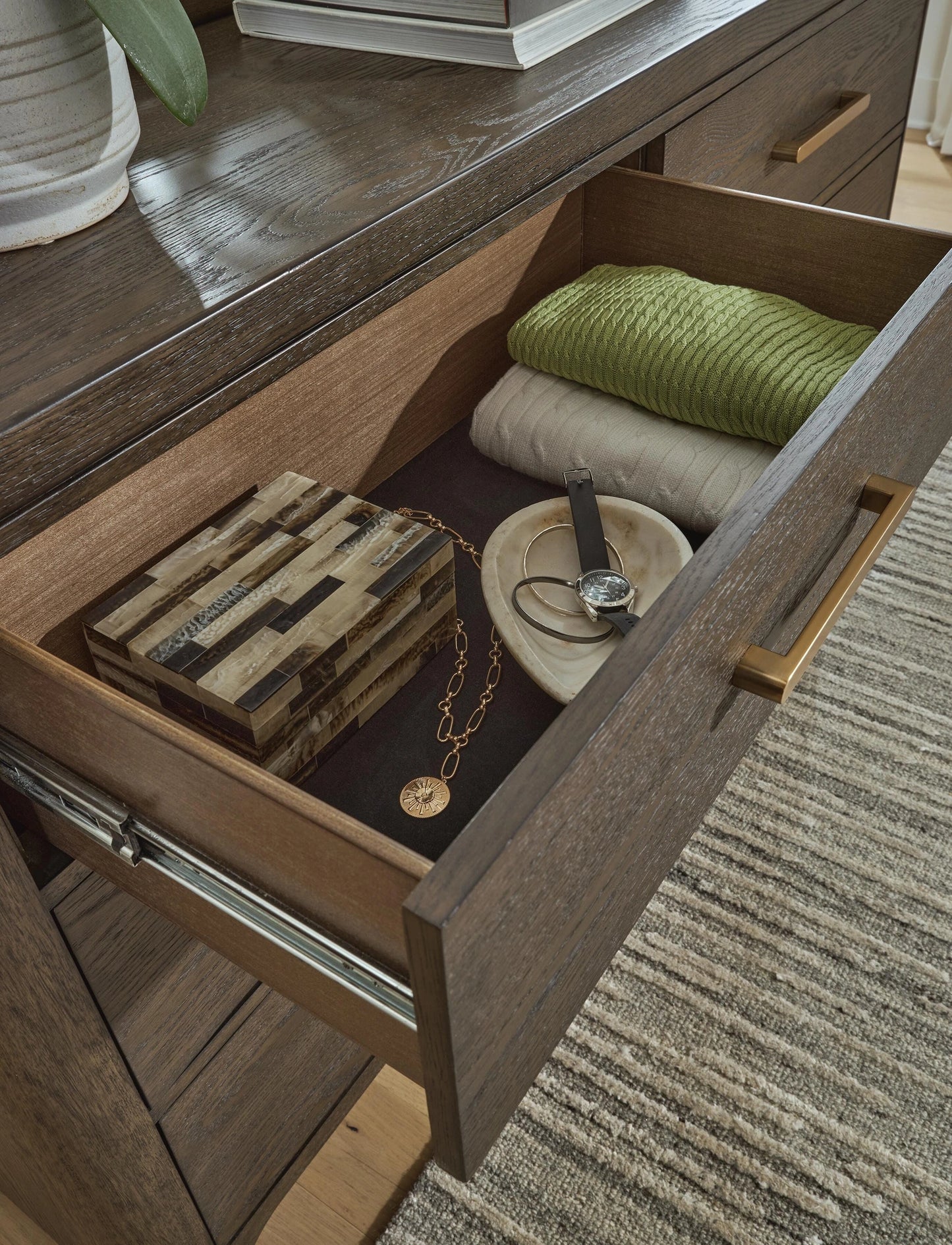 Radkin Dresser