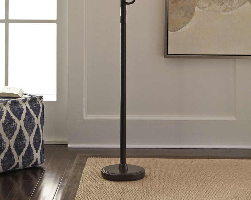 Jaak Floor Lamp