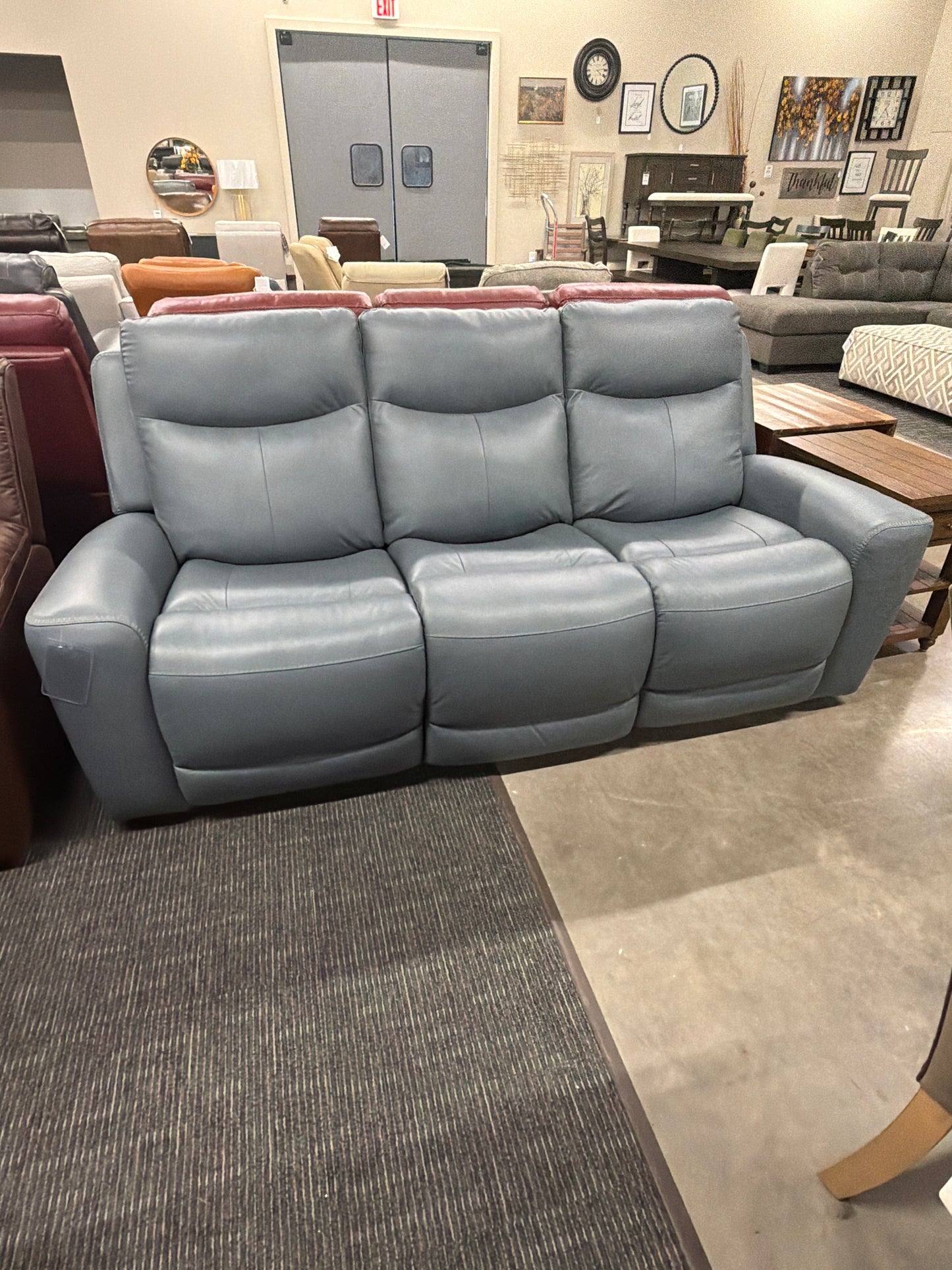 Reclining sofa