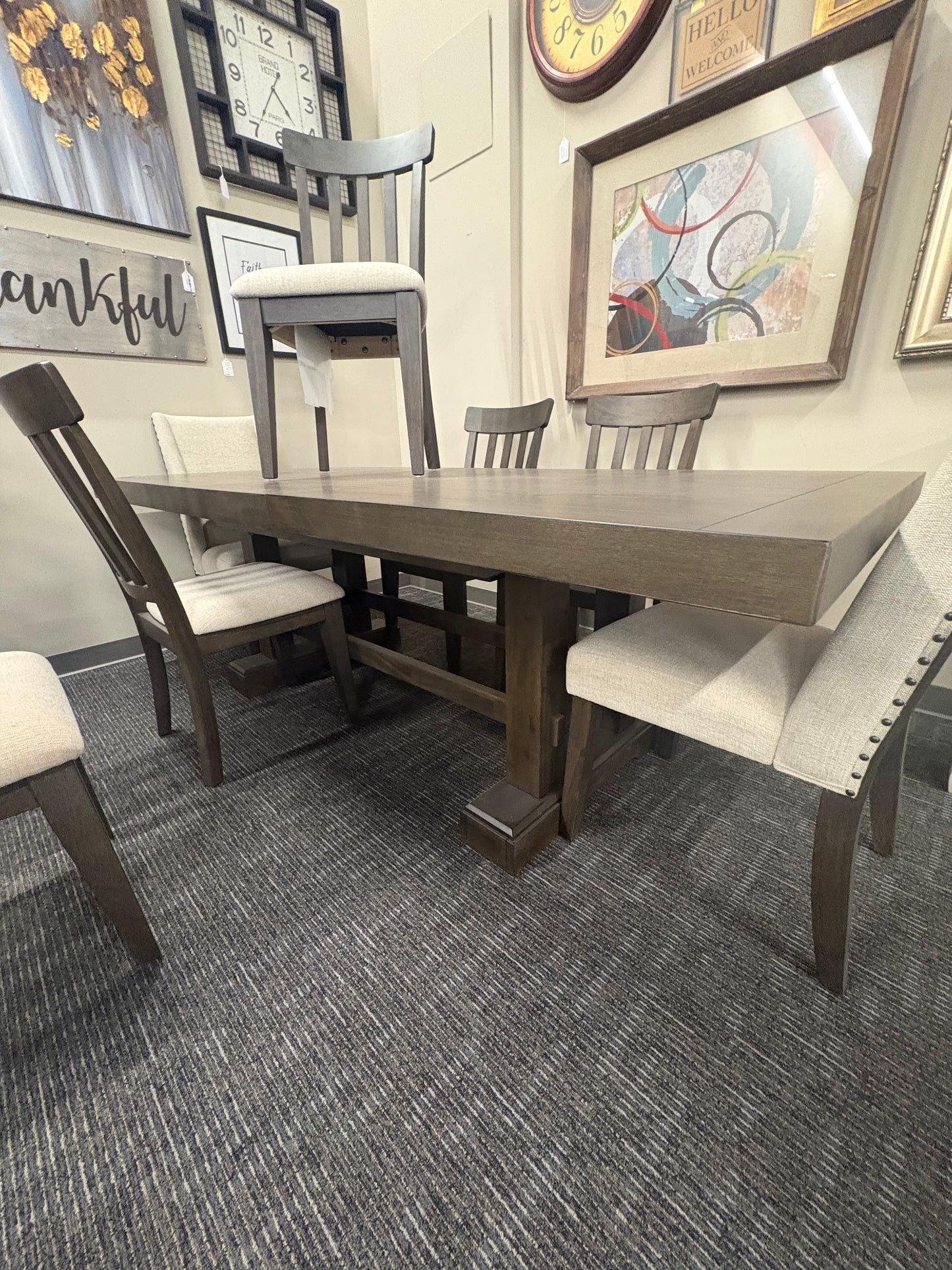 Timeless Heritage Dining Set, Table and 7 chairs