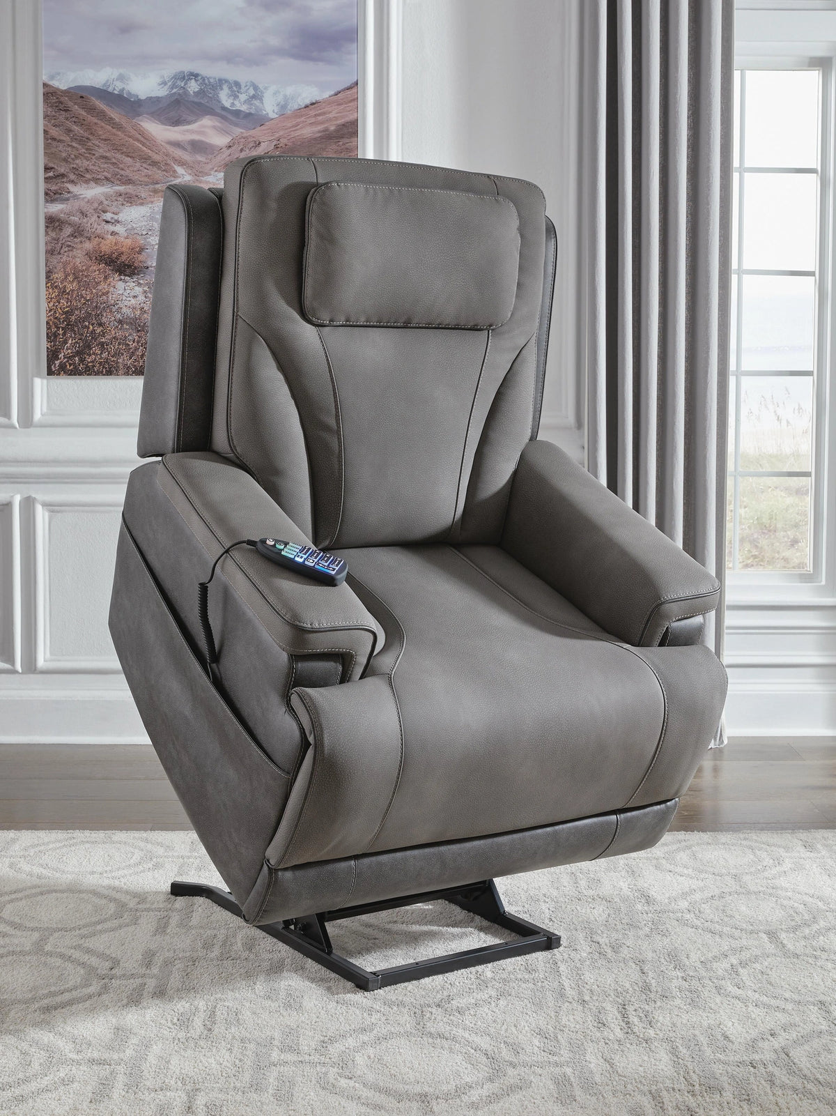 4Z-Peaceful Pause Power Lift Recliner