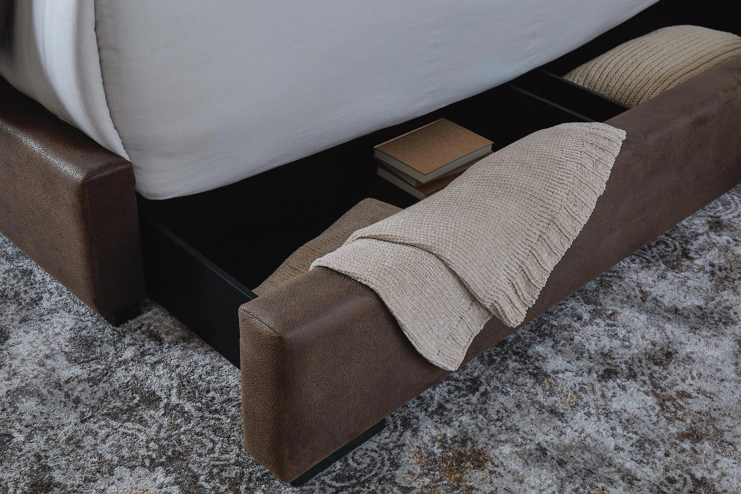 Lavernty Upholstered Storage Bed